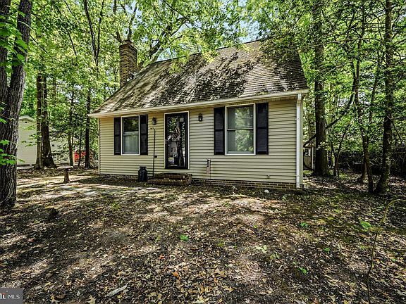 3rd image of 33178 Woodland Ct N