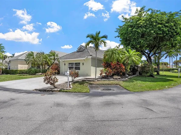 9946 NW 49th Ter, Doral, FL 33178