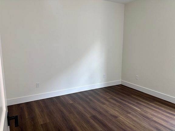 4th image of 2126 Armstrong Ave