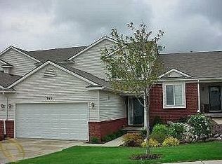 968 Spirea, Howell, MI 48843