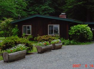 142 Hillcrest Ln, Crescent City, CA 95531