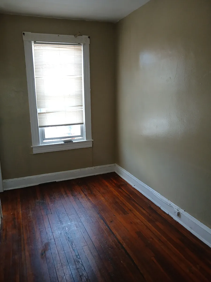 Building Photo - 1627 Gwynns Falls Pkwy #2