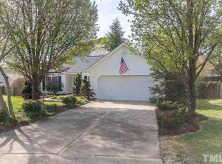 104 Greycrest Ct, Apex, NC 27539