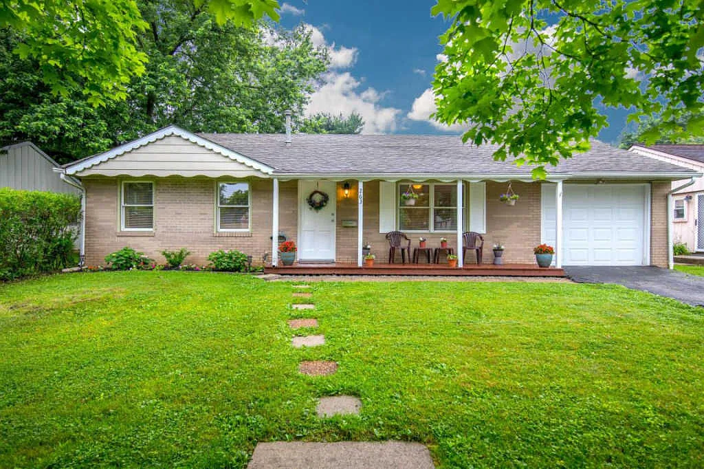 263 Empire Dr photo 1