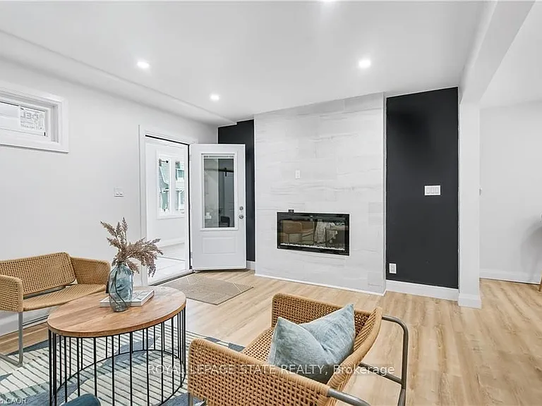 10 Comet Ave #1 — Photo 4