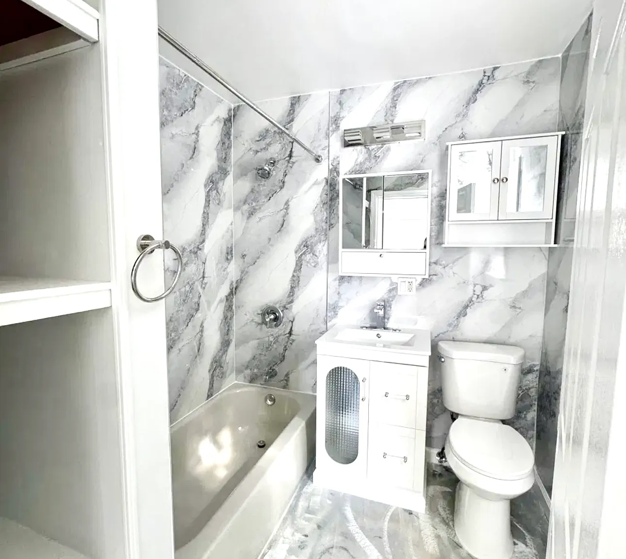 3 bed, 950 sqft, $2,199 — Photo 3