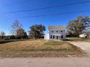 406 Elm St, Oskaloosa, KS 66066