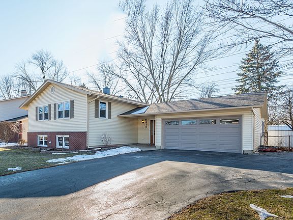 2nd image of 6418 Macarthur Dr