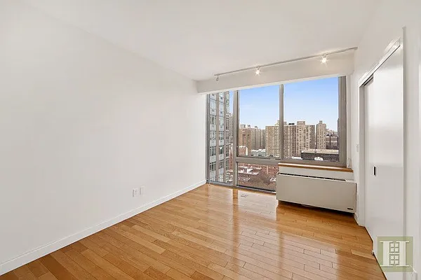 Rented by Halstead Real Estate | media 36