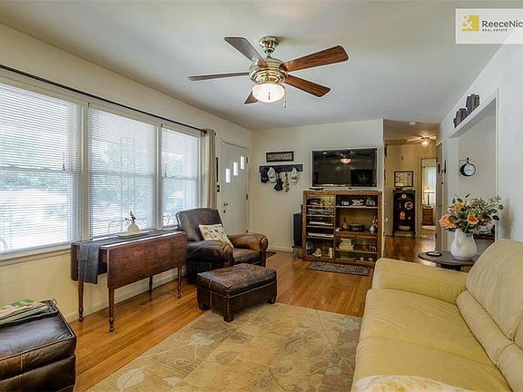 5th image of 6206 Hedges Ave
