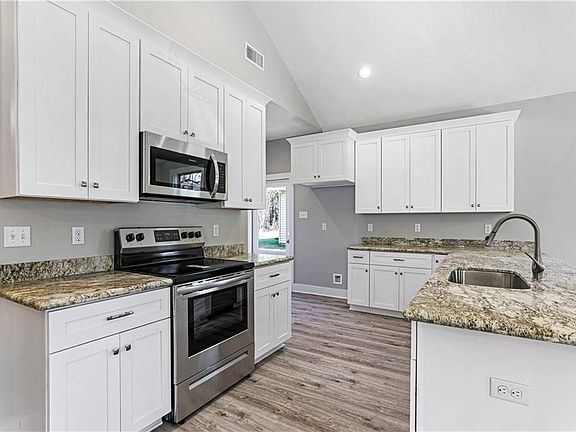 5th image of 21343 Heintz St