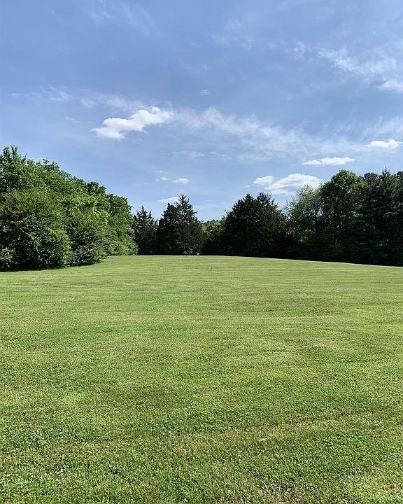 2nd image of 2004 Sunset Hills Ter