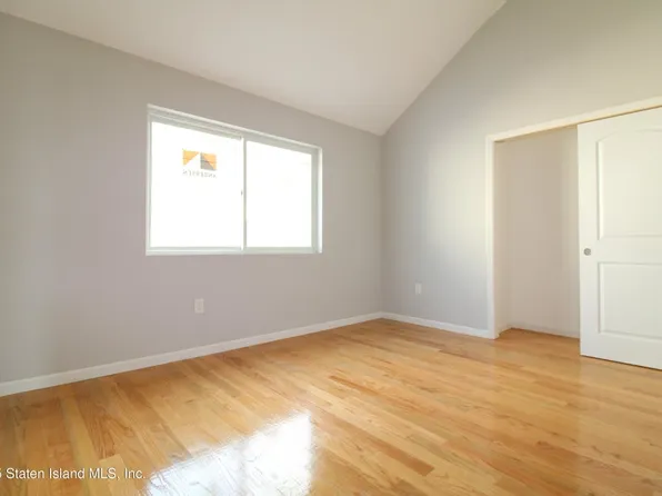 85 Perry Avenue image 7 of 12