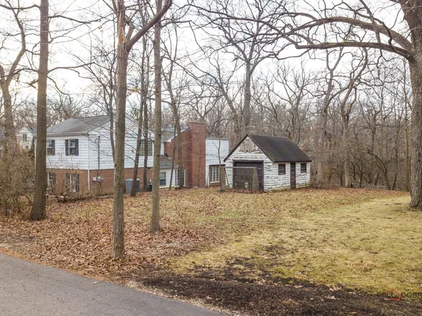 2624 Roslyn Cir, Highland Park, IL 60035