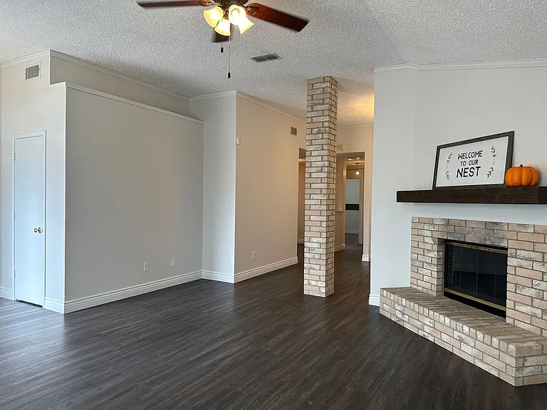 5900 Aloe Ct — Photo 3