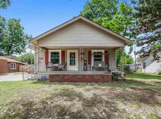 1319 N A St, Arkansas City, KS 67005