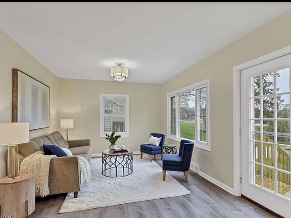 4th image of 33381 Detroit Rd