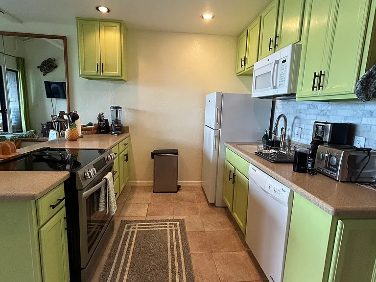 Lower Honoapiilani Rd — Photo 6