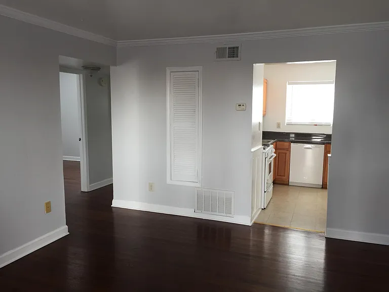 436 N Highland Ave NE #13 — Photo 5