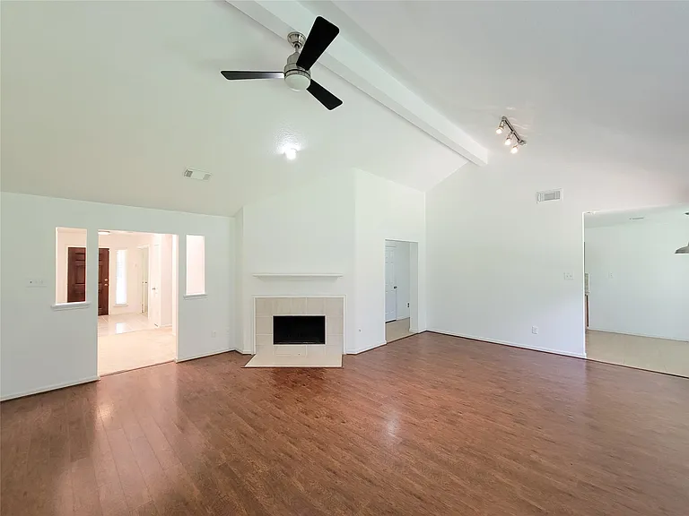16807 Sussex Dr — Photo 15