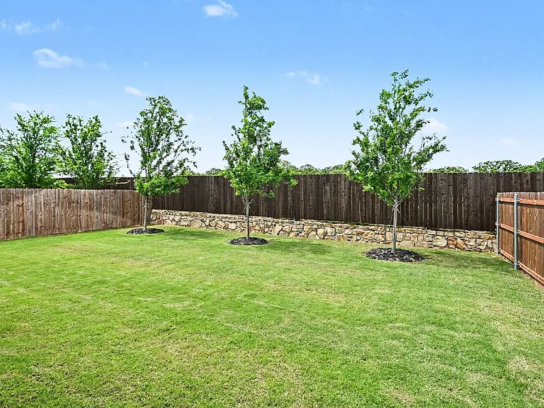 513 Bronze Cir W — Photo 23