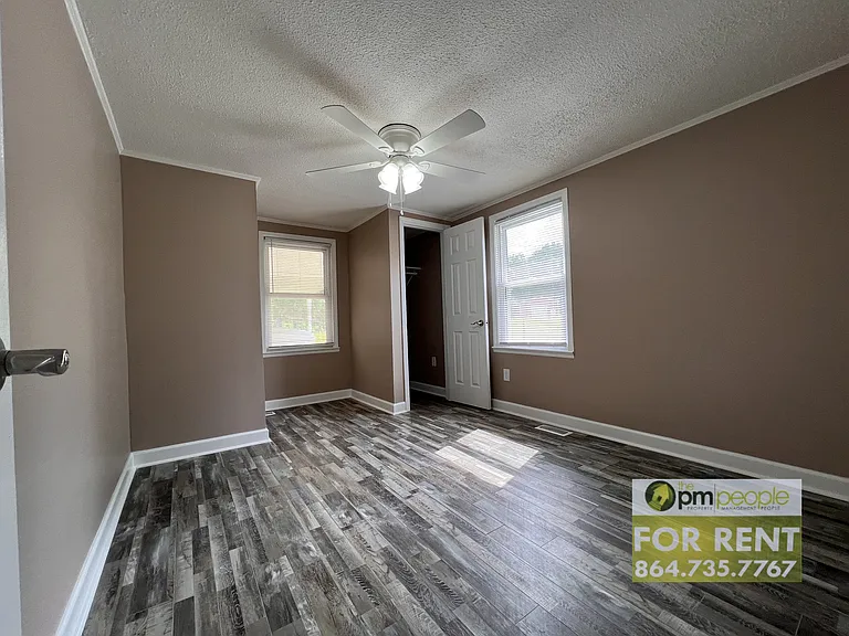 114 Radcliff Dr — Photo 1
