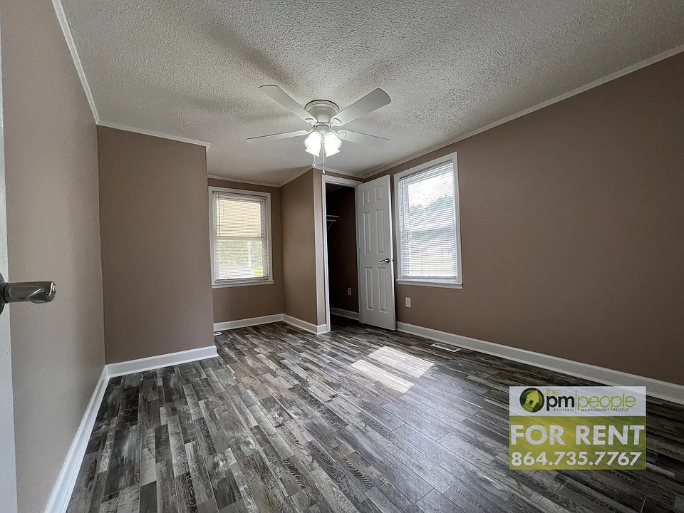 114 Radcliff Dr