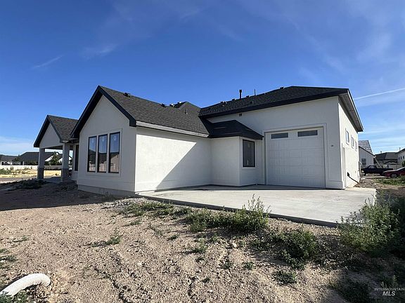 4th image of L16 B1 E Midberry Ct