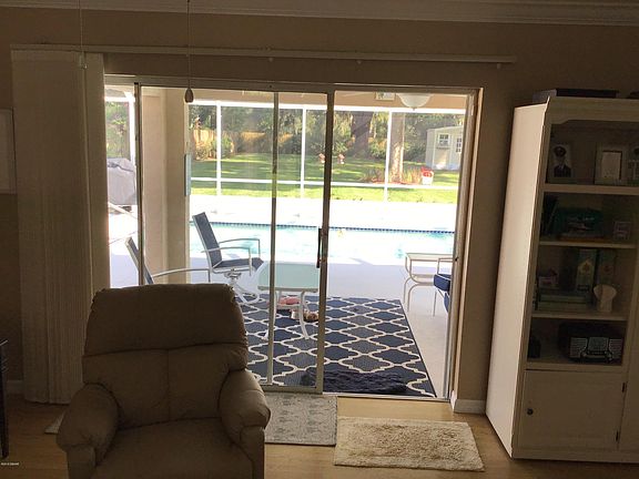 2nd image of 464 Hammock Ln