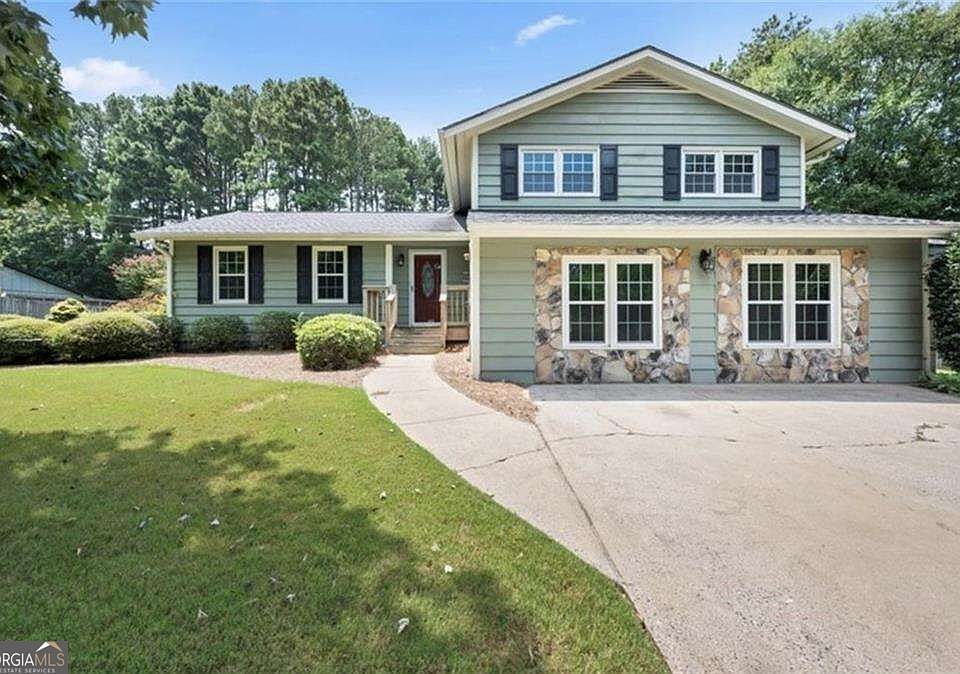 1st image of 392 Heritage Ln