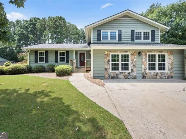 392 Heritage Ln, Alpharetta, GA 30009