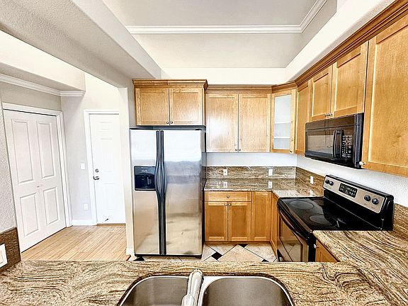 3rd image of 15956 E 14th St APT 404
