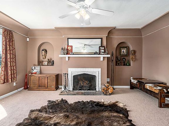 2nd image of 409 E Wellesley Ave