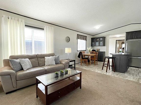 5th image of 145 Caouette Cres