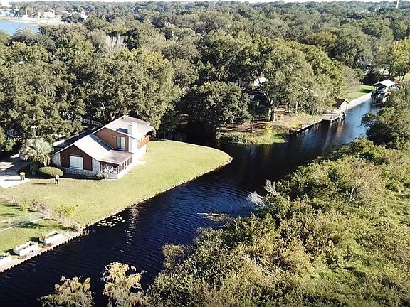3rd image of 1285 Dianna Pl