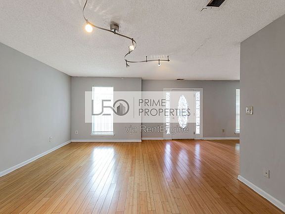 4th image of 1072 Victory Dr SW