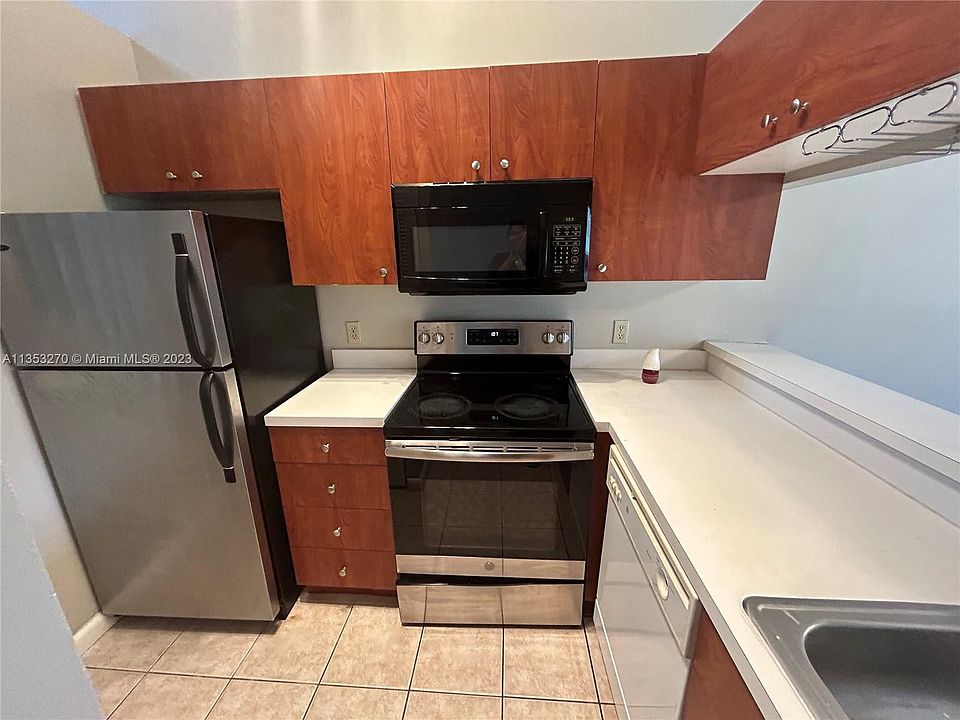 1st image of 1064 Coral Club Dr #1064