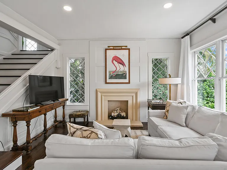 300 Buckingham Rd — Photo 14
