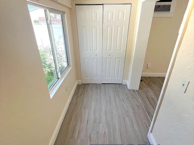1615 Stickney Point Rd #1 — Photo 13