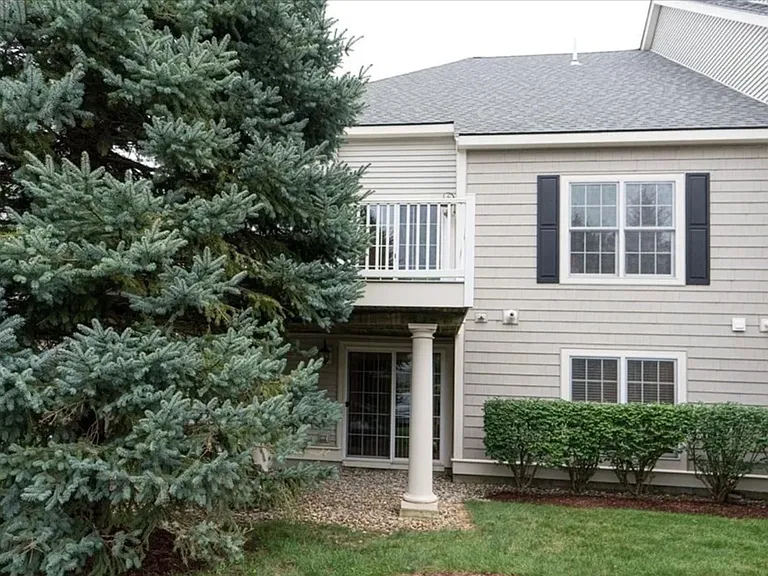 68 Charles Ct — Photo 28