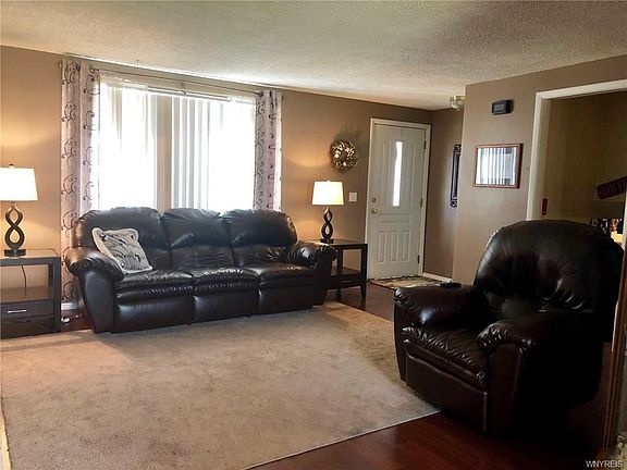 3rd image of 906 Fairmont Ave