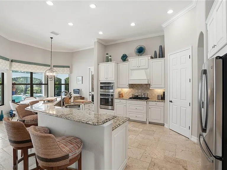 3328 Runaway Ln — Photo 9