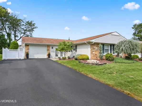 93 Idolstone Lane, Matawan, NJ 07747