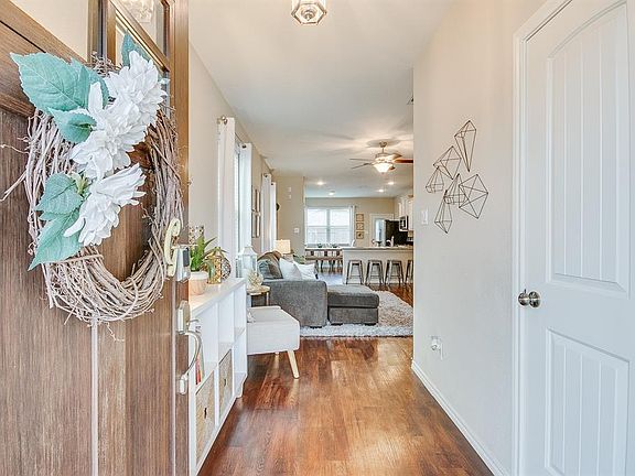 3rd image of 10918 Capstone Dr