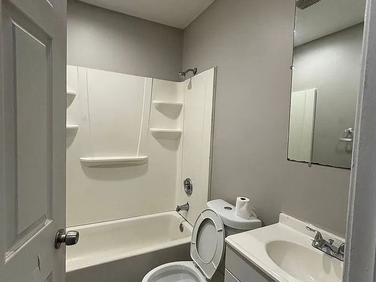 24 E Silver Street — Photo 3