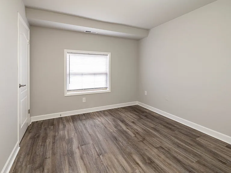 Cub Hill Apartments — Photo 11