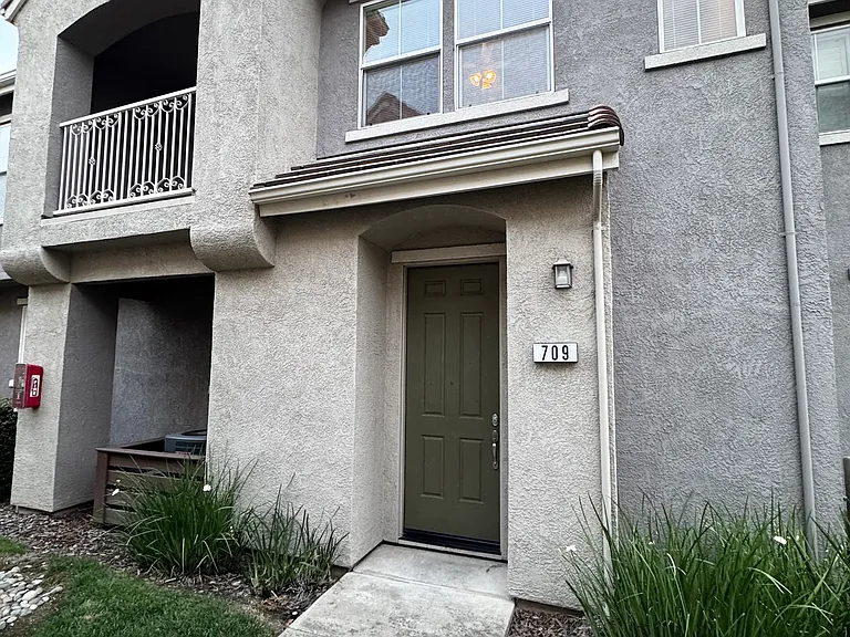 709 Dante Cir — Photo 1