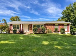 1211 Fieldhurst Dr, Ballwin, MO 63011