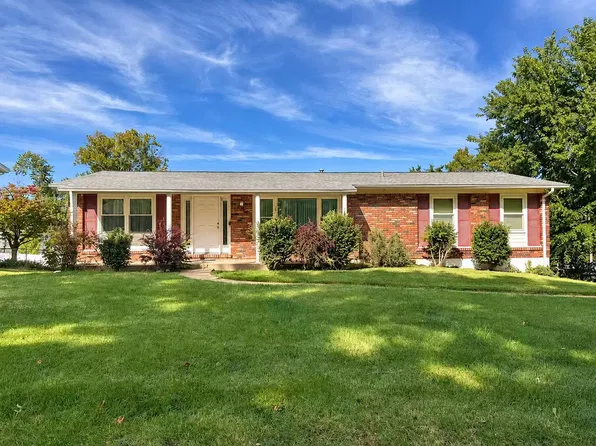 1211 Fieldhurst Dr, Ballwin, MO 63011
