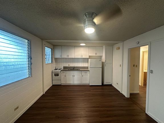 2nd image of 433 Pau St #204